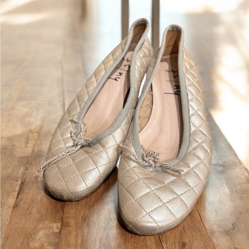 FS/NY Quilted Ballet Flats in Metallic Silver cream size 7B made in Spain